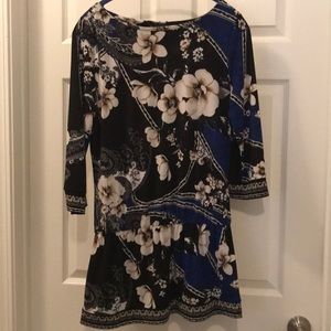 White House/Black Market Top